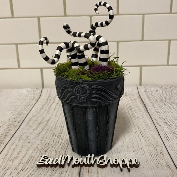 *Loucifer's Boutique Handmade Hand Painted Beetlejuice Beetlepot Large Plant Art - Picture 2 of 4